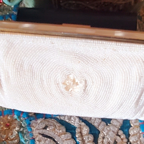 "Bags by Debbie Made in Japan" Vintage 1960s Beaded Clutch - Picture 3 of 4